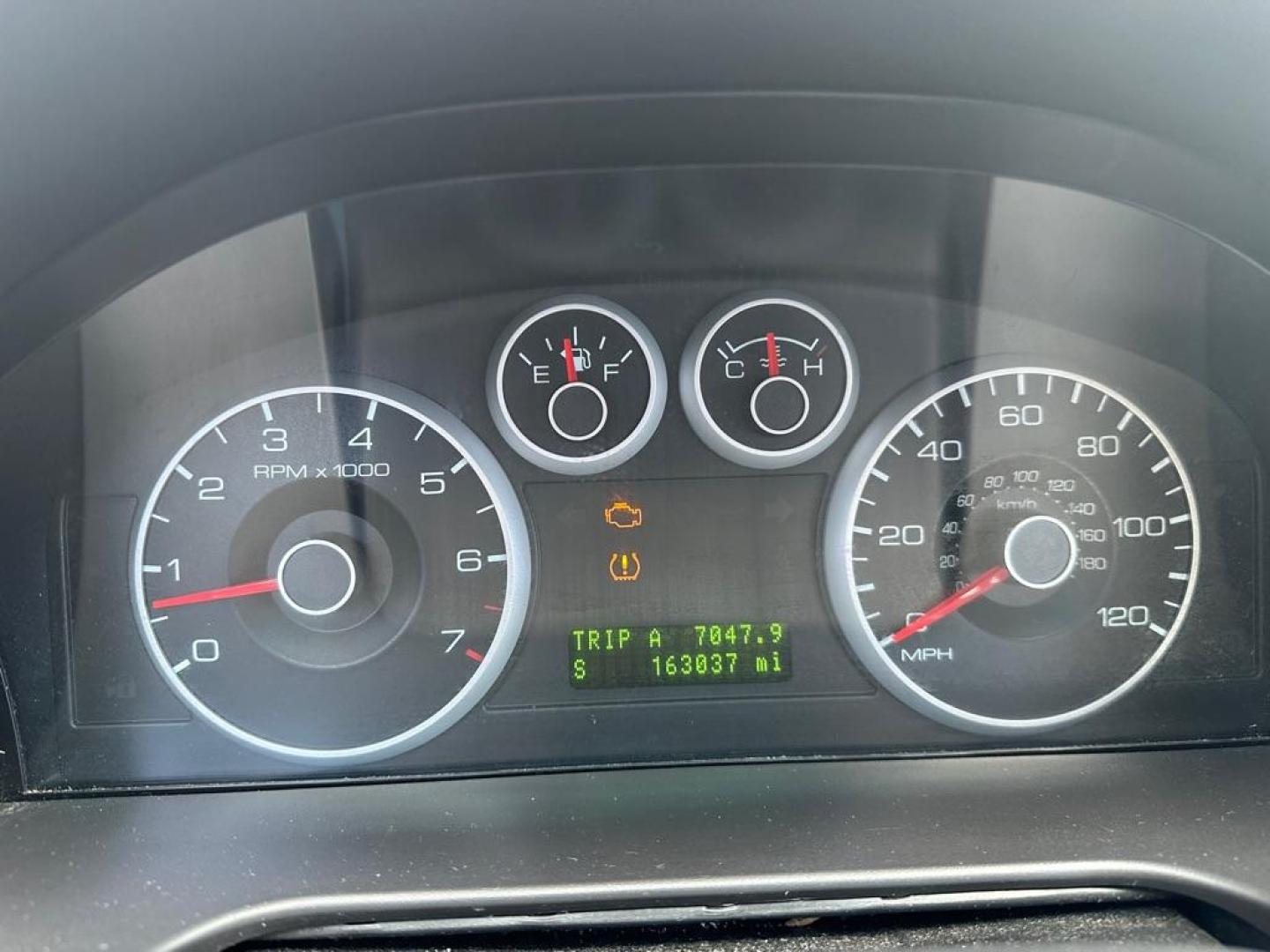 2008 WHITE FORD FUSION SEL (3FAHP08148R) with an 3.0L engine, Automatic transmission, located at 1708 Broadway, Rockford, IL, 61104, (815) 397-5010, 42.252522, -89.069359 - Photo#8