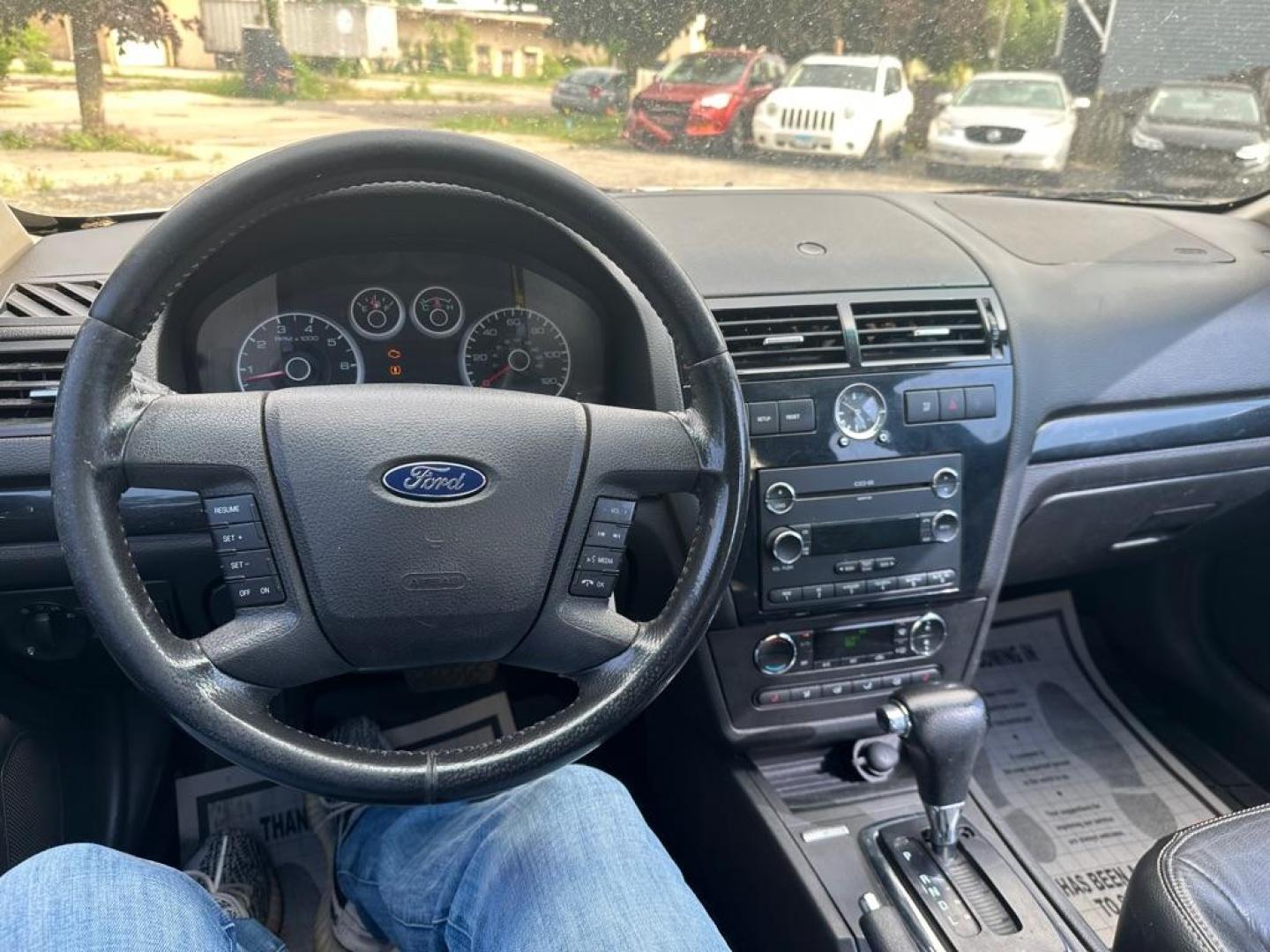 2008 WHITE FORD FUSION SEL (3FAHP08148R) with an 3.0L engine, Automatic transmission, located at 1708 Broadway, Rockford, IL, 61104, (815) 397-5010, 42.252522, -89.069359 - Photo#9