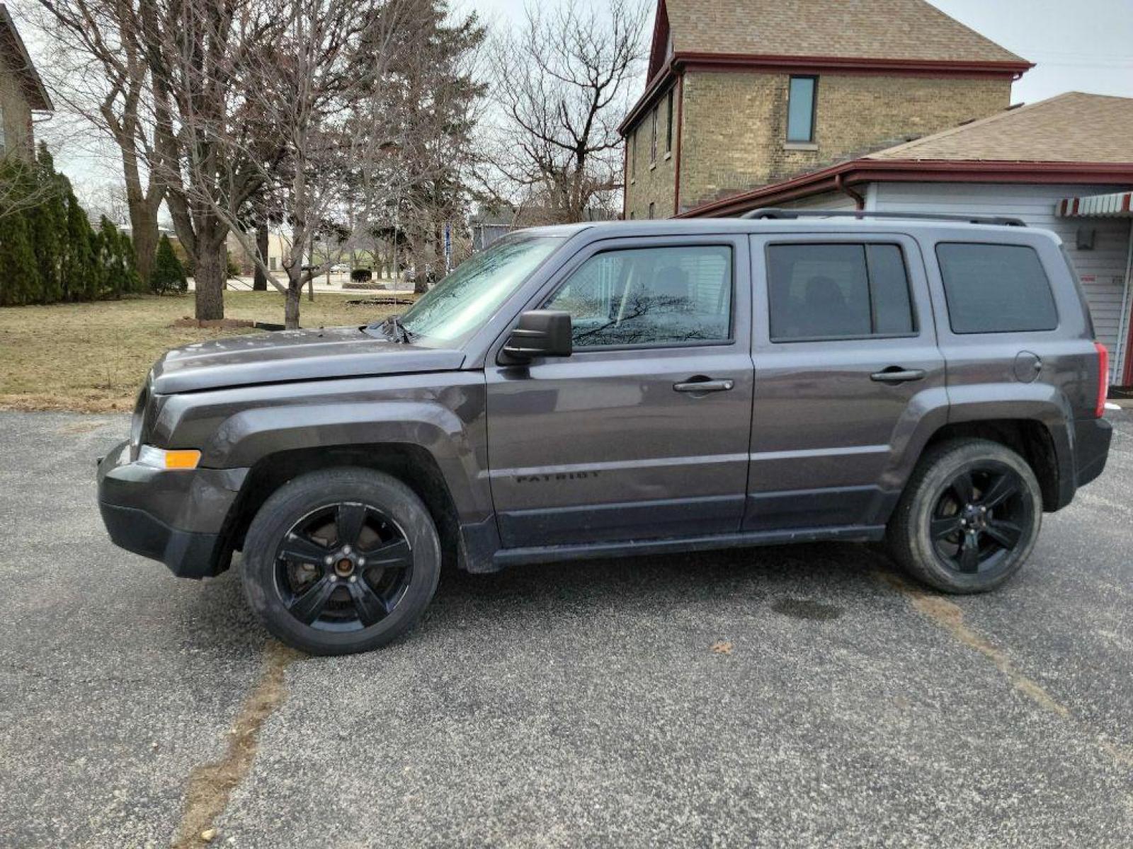 2015 GRAY JEEP PATRIOT SPORT (1C4NJPBA6FD) with an 2.0L engine, Continuously Variable transmission, located at 1708 Broadway, Rockford, IL, 61104, (815) 397-5010, 42.252522, -89.069359 - Photo #1