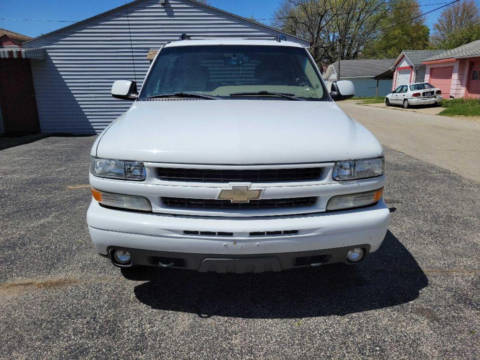 2006 WHITE CHEVROLET TAHOE 1500 (1GNEK13Z46R) with an 5.3L engine, Automatic transmission, located at 1708 Broadway, Rockford, IL, 61104, (815) 397-5010, 42.252522, -89.069359 - Photo #0