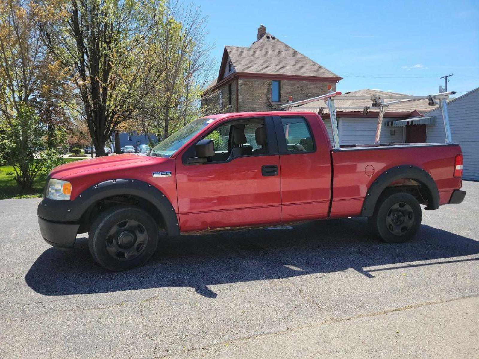 2008 RED FORD F150 (1FTRX12W68F) with an 4.6L engine, Automatic transmission, located at 1708 Broadway, Rockford, IL, 61104, (815) 397-5010, 42.252522, -89.069359 - Photo #2