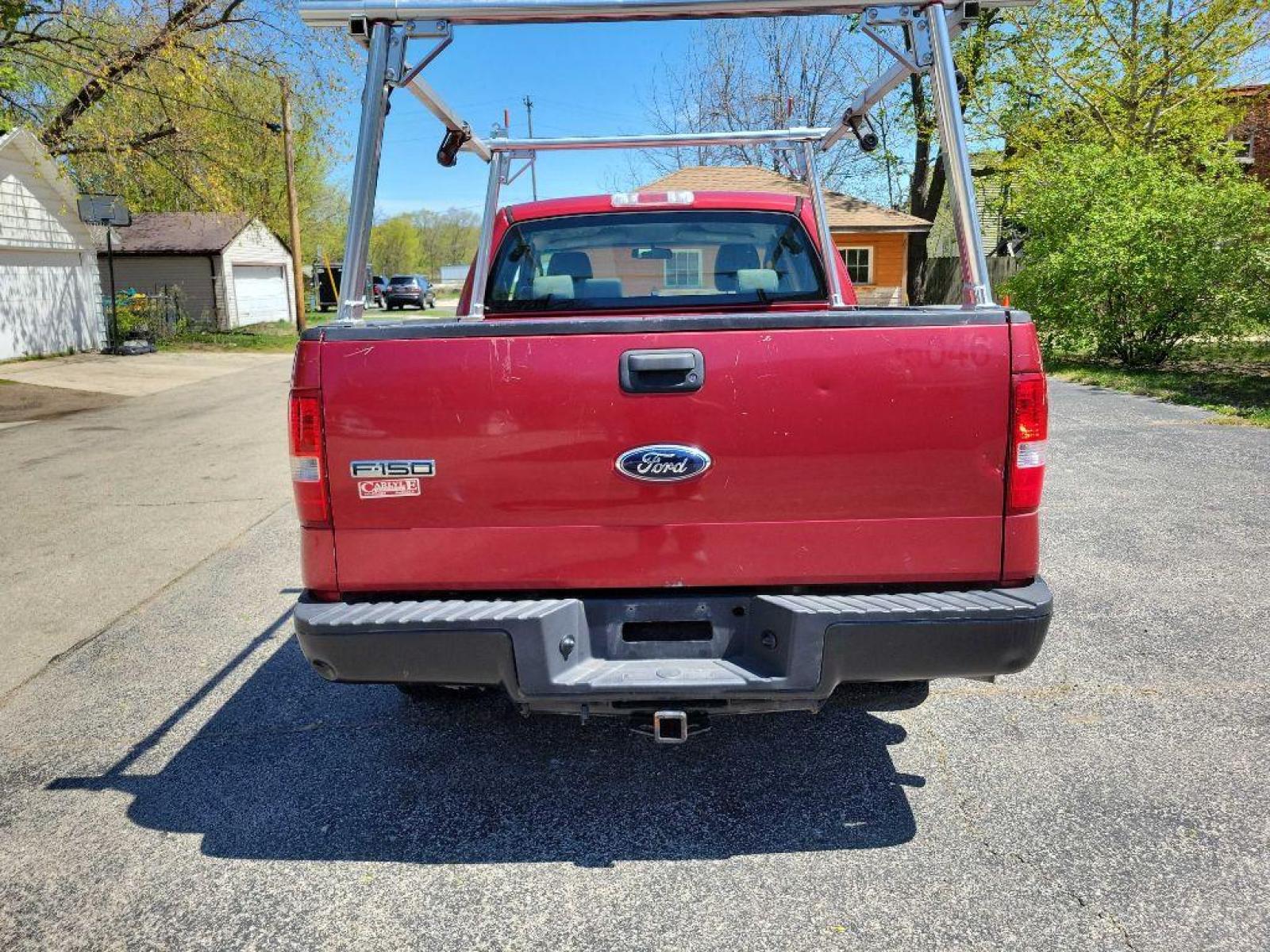 2008 RED FORD F150 (1FTRX12W68F) with an 4.6L engine, Automatic transmission, located at 1708 Broadway, Rockford, IL, 61104, (815) 397-5010, 42.252522, -89.069359 - Photo #3
