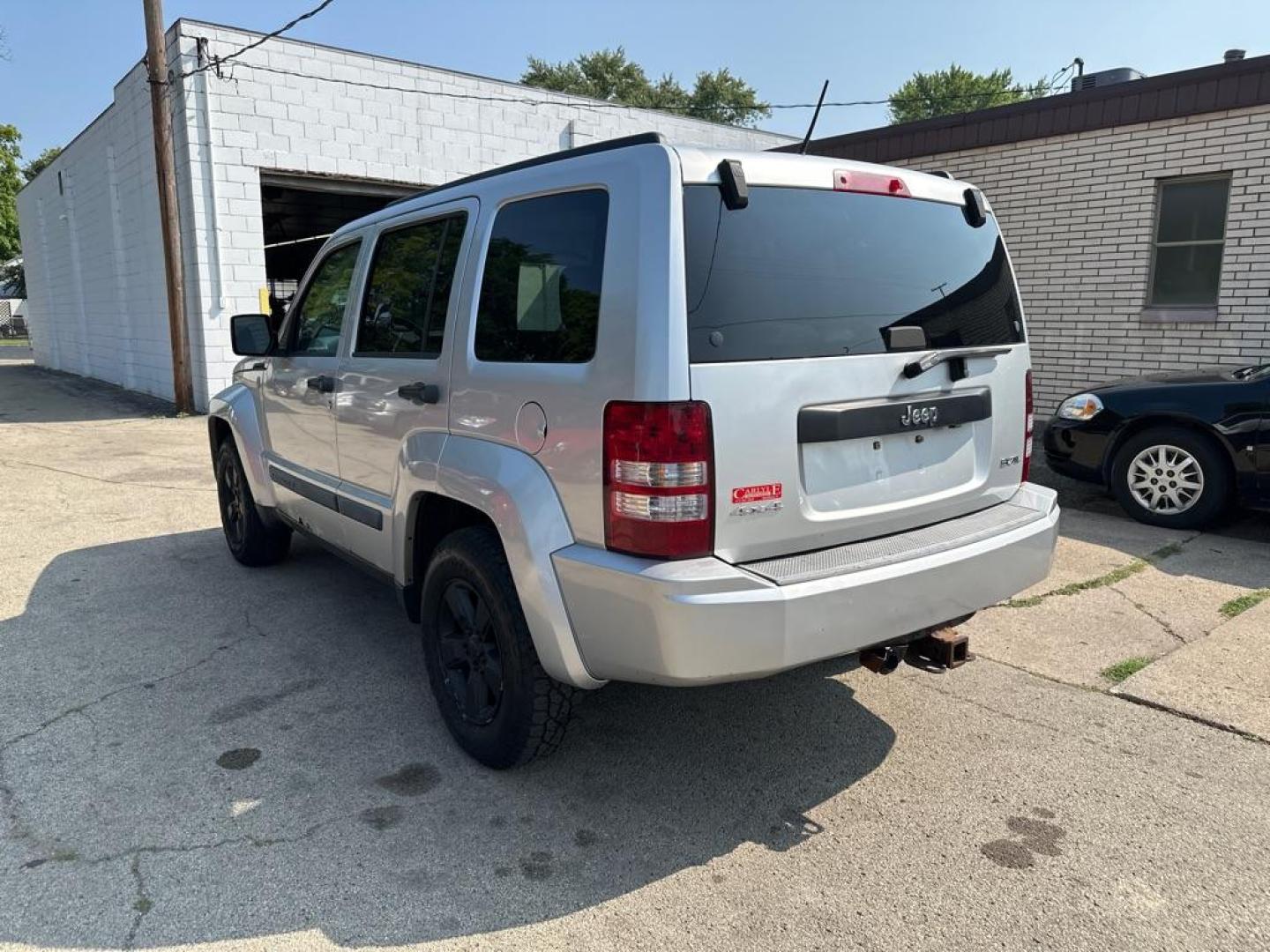 2008 SILVER JEEP LIBERTY SPORT (1J8GN28K68W) with an 3.7L engine, Automatic transmission, located at 1708 Broadway, Rockford, IL, 61104, (815) 397-5010, 42.252522, -89.069359 - Photo#1