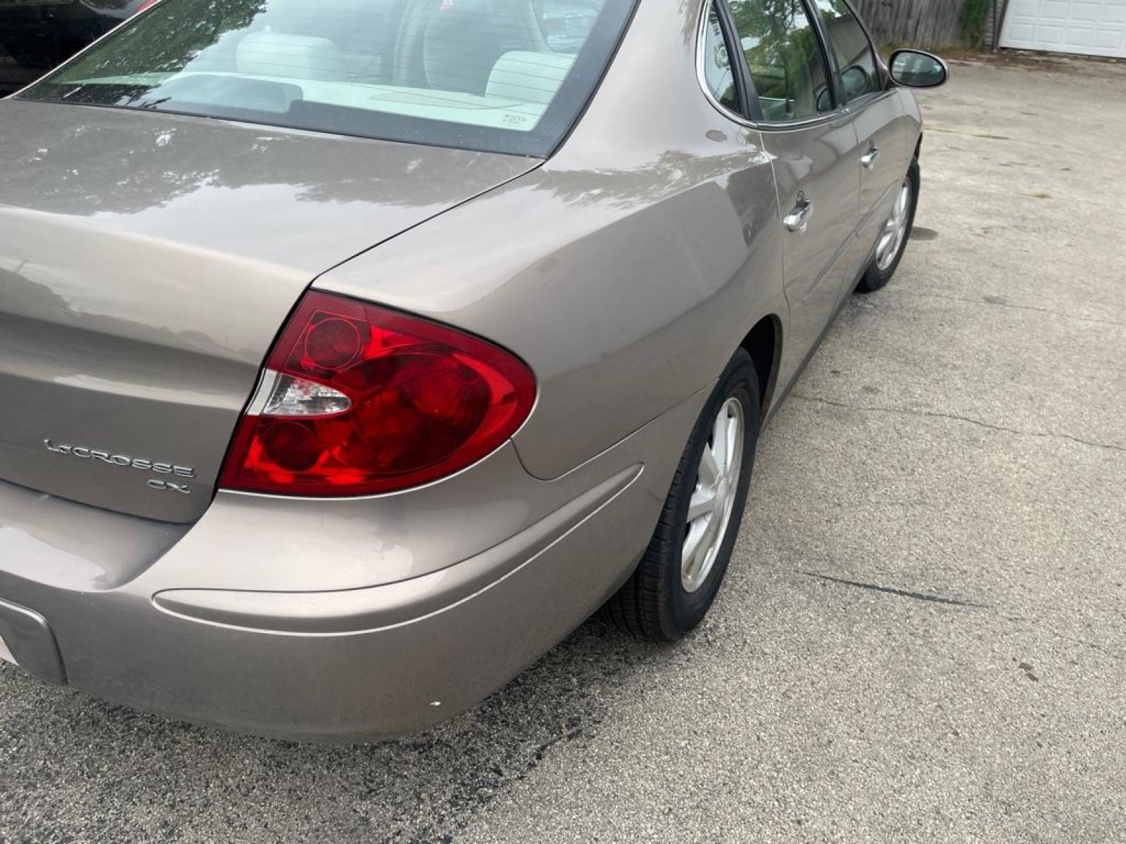 2005 BLUE BUICK LESABRE CUSTOM (1G4HP52K45U) with an 3.8L engine, Automatic transmission, located at 1708 Broadway, Rockford, IL, 61104, (815) 397-5010, 42.252522, -89.069359 - Photo #13