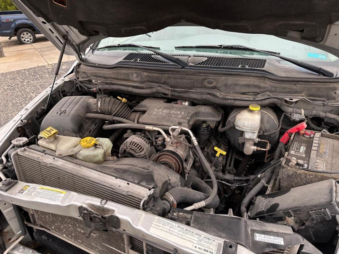2008 SILVER DODGE RAM 1500 ST (1D7HU18248S) with an 5.7L engine, Automatic transmission, located at 1708 Broadway, Rockford, IL, 61104, (815) 397-5010, 42.252522, -89.069359 - Photo#11