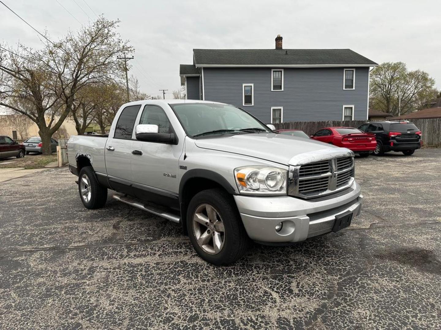 2008 SILVER DODGE RAM 1500 ST (1D7HU18248S) with an 5.7L engine, Automatic transmission, located at 1708 Broadway, Rockford, IL, 61104, (815) 397-5010, 42.252522, -89.069359 - Photo#1
