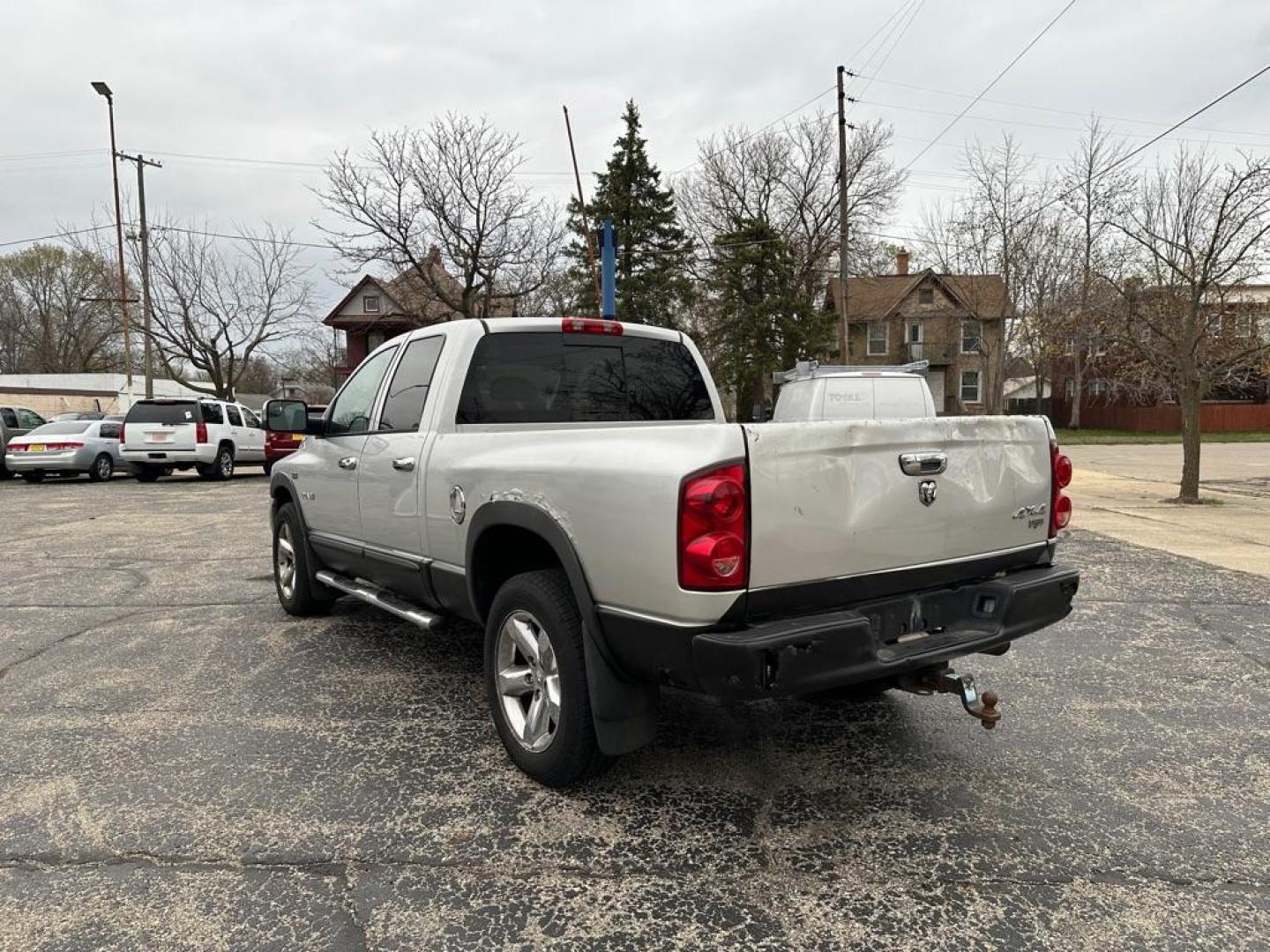 2008 SILVER DODGE RAM 1500 ST (1D7HU18248S) with an 5.7L engine, Automatic transmission, located at 1708 Broadway, Rockford, IL, 61104, (815) 397-5010, 42.252522, -89.069359 - Photo#3