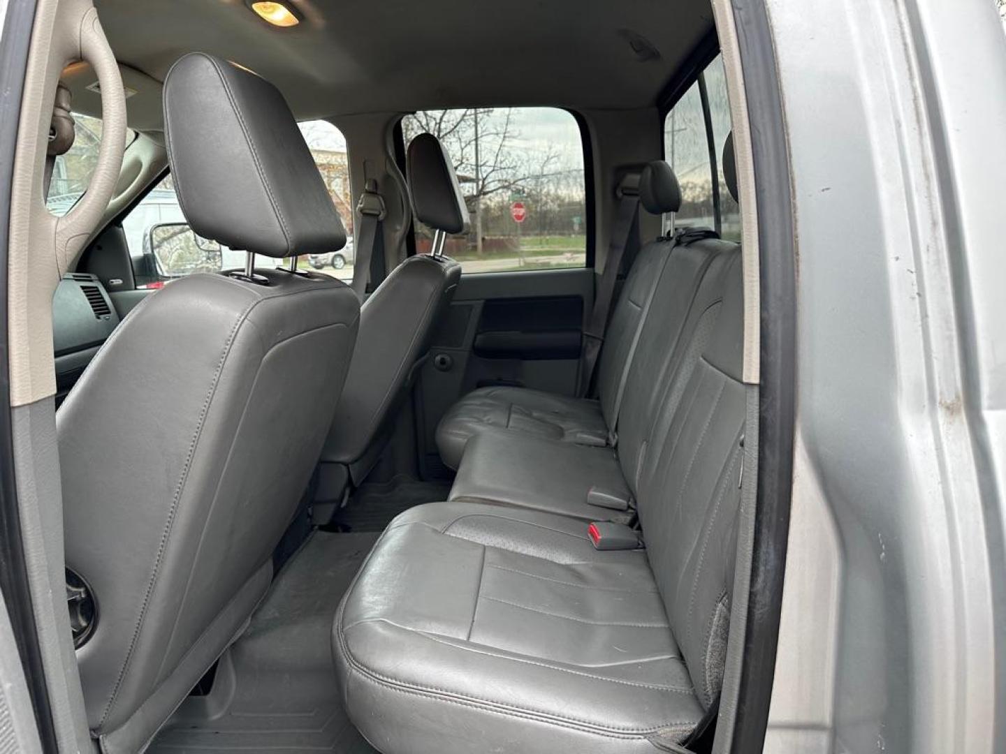 2008 SILVER DODGE RAM 1500 ST (1D7HU18248S) with an 5.7L engine, Automatic transmission, located at 1708 Broadway, Rockford, IL, 61104, (815) 397-5010, 42.252522, -89.069359 - Photo#4