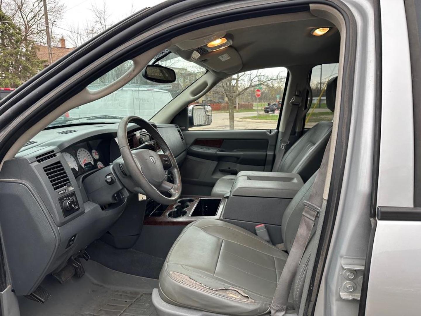 2008 SILVER DODGE RAM 1500 ST (1D7HU18248S) with an 5.7L engine, Automatic transmission, located at 1708 Broadway, Rockford, IL, 61104, (815) 397-5010, 42.252522, -89.069359 - Photo#6