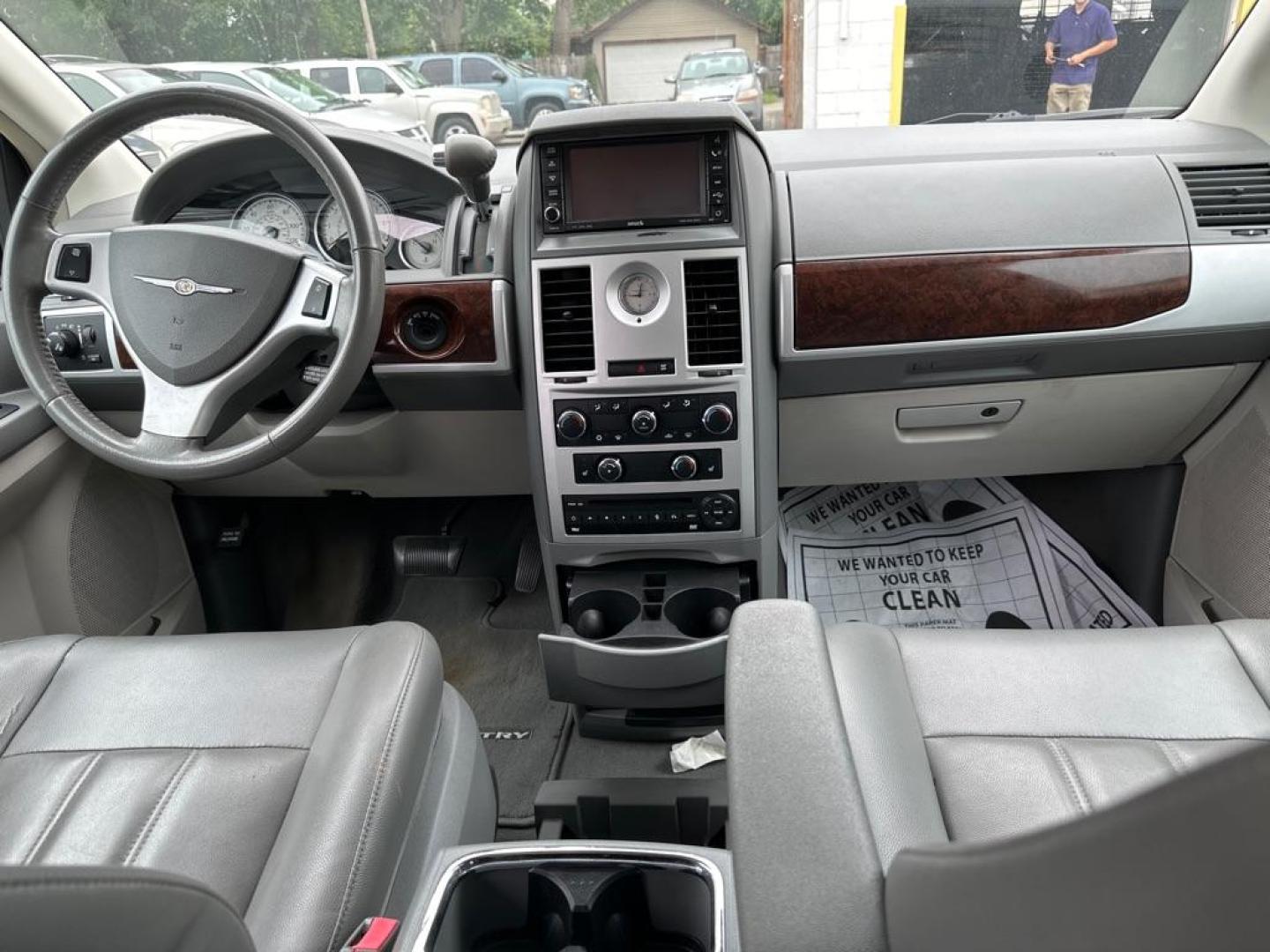 2010 BLACK CHRYSLER TOWN and COUNTRY TOURING (2A4RR5DX7AR) with an 4.0L engine, Automatic transmission, located at 1708 Broadway, Rockford, IL, 61104, (815) 397-5010, 42.252522, -89.069359 - Photo#4