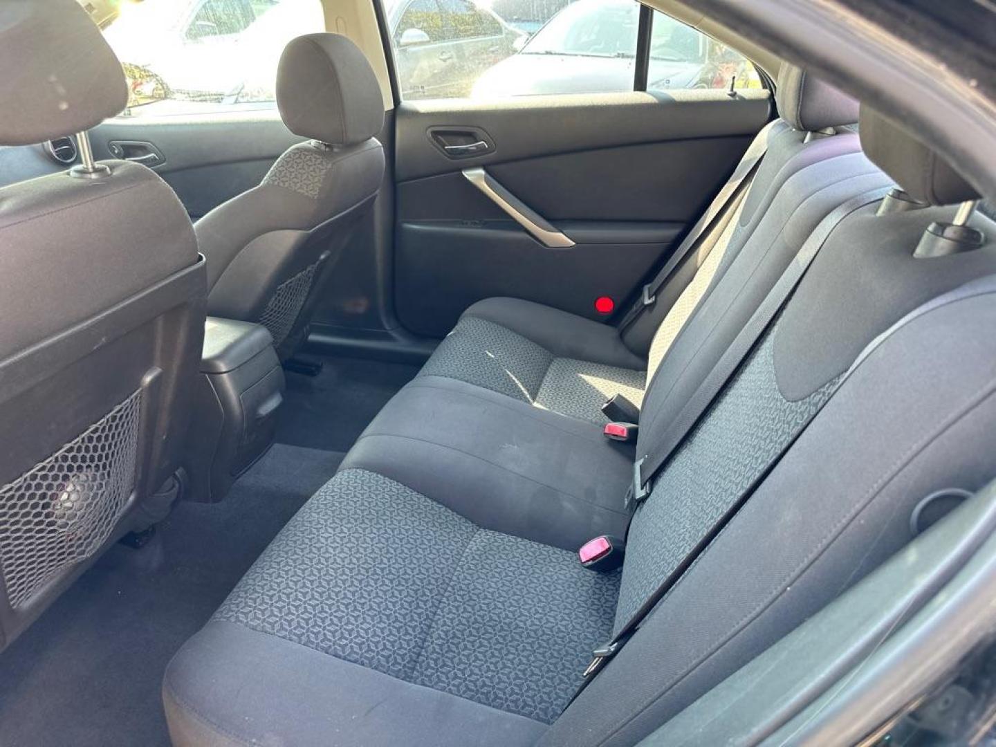 2007 BLACK PONTIAC G6 BASE (1G2ZG58N874) with an 3.5L engine, Automatic transmission, located at 1708 Broadway, Rockford, IL, 61104, (815) 397-5010, 42.252522, -89.069359 - Photo#4