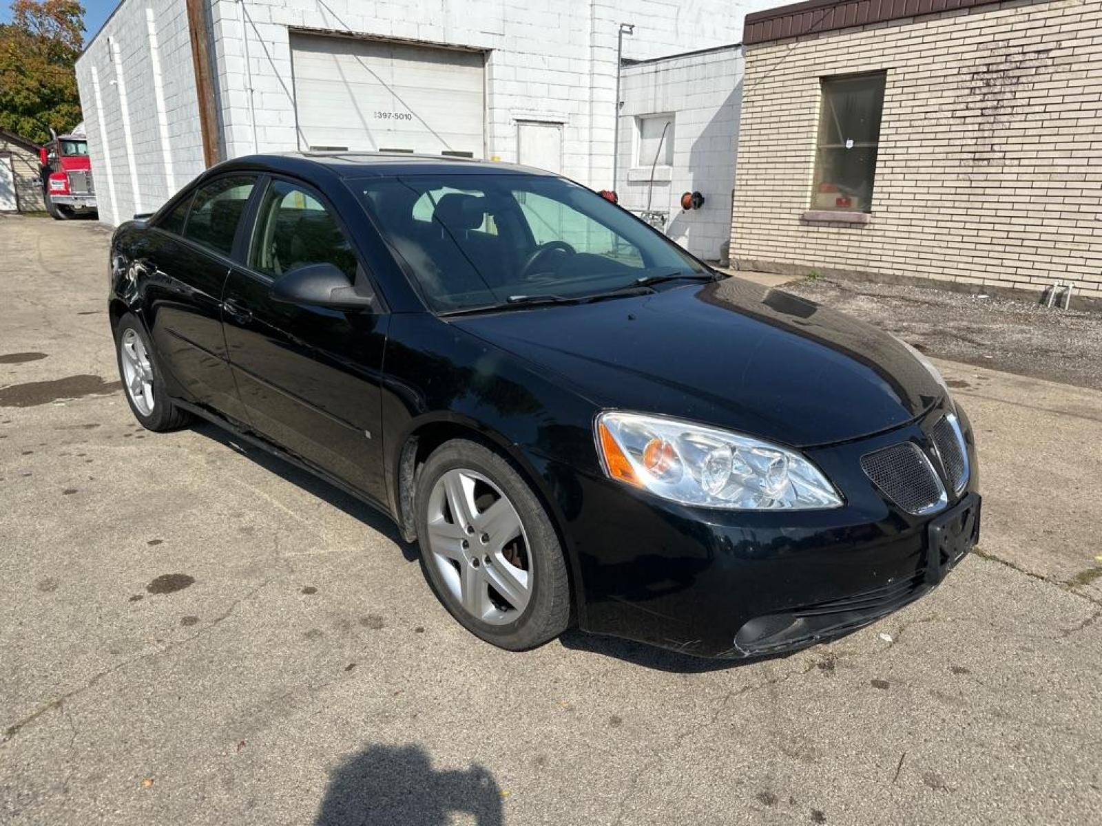 2007 BLACK PONTIAC G6 BASE (1G2ZG58N874) with an 3.5L engine, Automatic transmission, located at 1708 Broadway, Rockford, IL, 61104, (815) 397-5010, 42.252522, -89.069359 - Photo #3