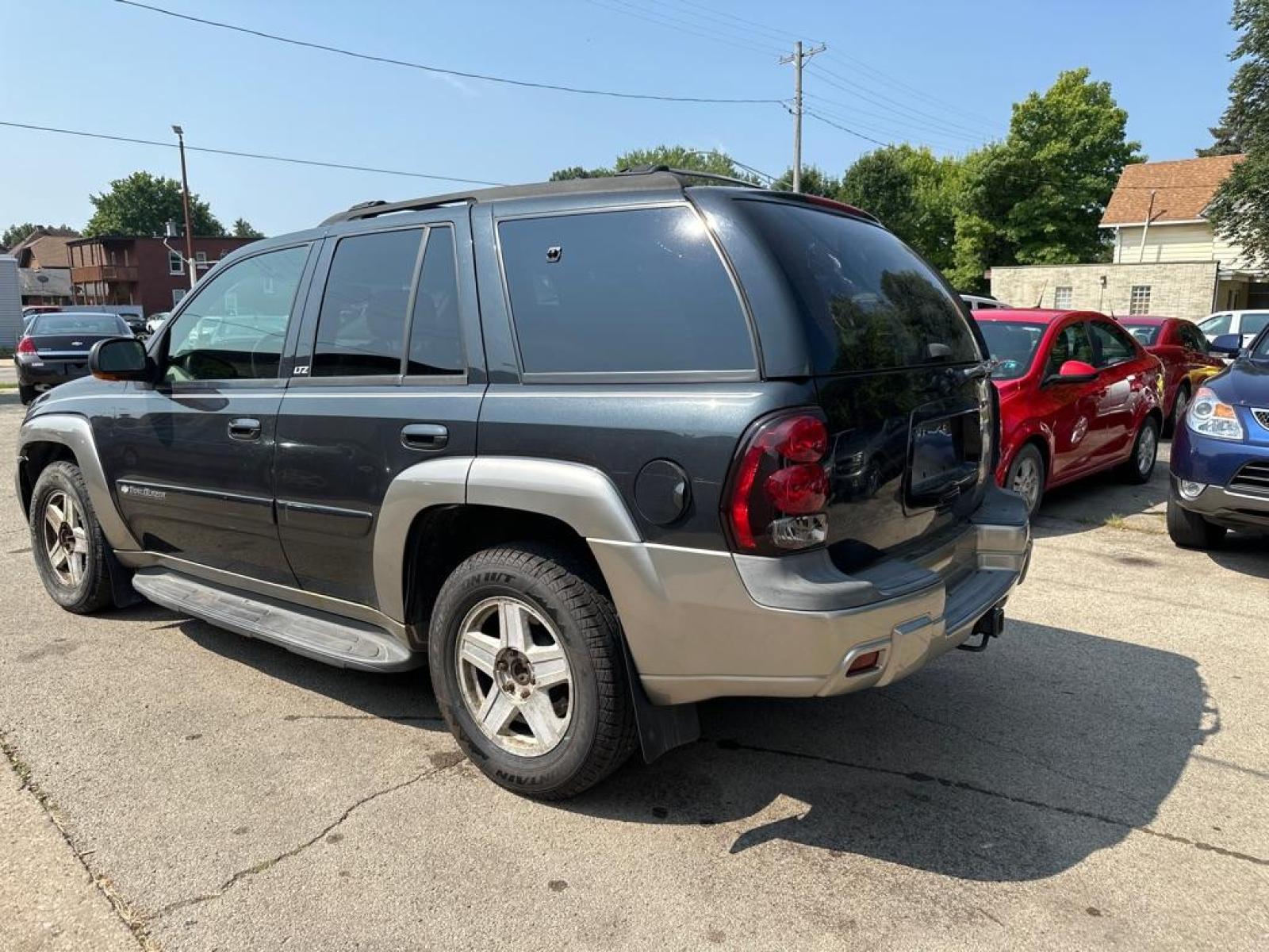 2003 GRAY CHEVROLET TRAILBLAZER (1GNDT13S732) with an 4.2L engine, Automatic transmission, located at 1708 Broadway, Rockford, IL, 61104, (815) 397-5010, 42.252522, -89.069359 - Photo #1