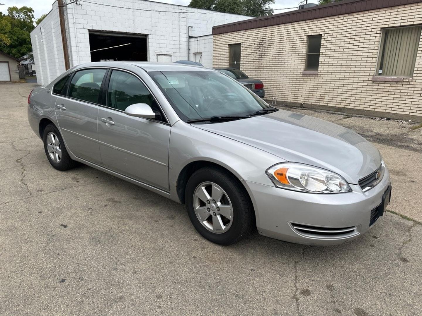 2007 SILVER CHEVROLET IMPALA LT (2G1WT58K179) with an 3.5L engine, Automatic transmission, located at 1708 Broadway, Rockford, IL, 61104, (815) 397-5010, 42.252522, -89.069359- Photo#3