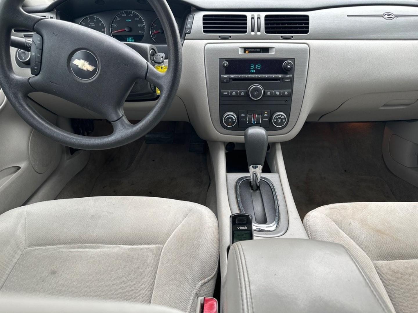 2007 SILVER CHEVROLET IMPALA LT (2G1WT58K179) with an 3.5L engine, Automatic transmission, located at 1708 Broadway, Rockford, IL, 61104, (815) 397-5010, 42.252522, -89.069359- Photo#5