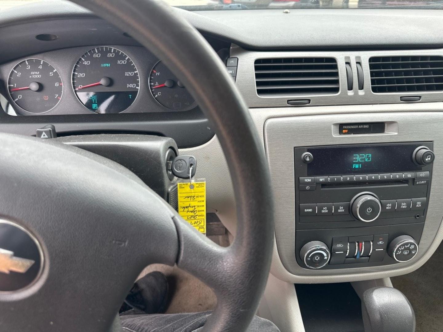 2007 SILVER CHEVROLET IMPALA LT (2G1WT58K179) with an 3.5L engine, Automatic transmission, located at 1708 Broadway, Rockford, IL, 61104, (815) 397-5010, 42.252522, -89.069359- Photo#6