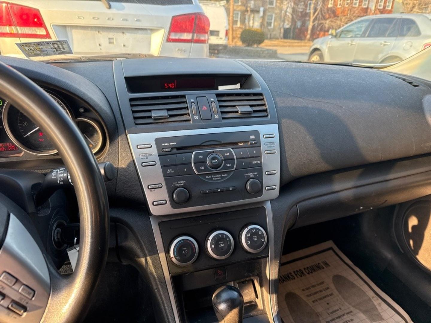 2010 SILVER MAZDA 6 I (1YVHZ8BH1A5) with an 2.5L engine, Automatic transmission, located at 1708 Broadway, Rockford, IL, 61104, (815) 397-5010, 42.252522, -89.069359- Photo#6