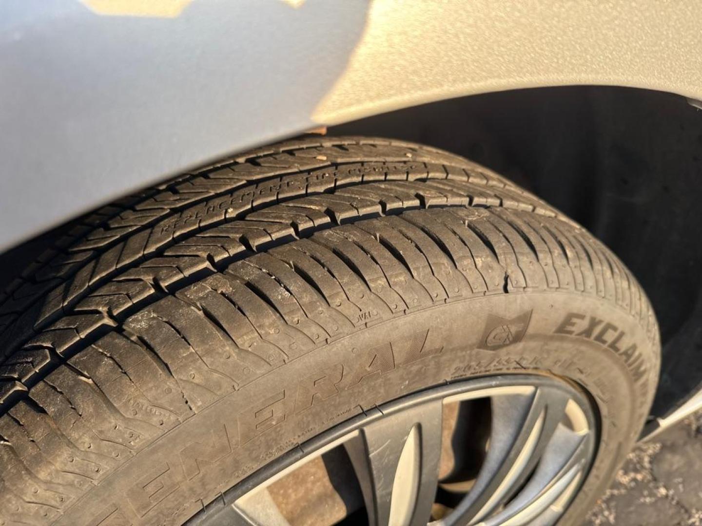 2010 SILVER MAZDA 6 I (1YVHZ8BH1A5) with an 2.5L engine, Automatic transmission, located at 1708 Broadway, Rockford, IL, 61104, (815) 397-5010, 42.252522, -89.069359 - Photo#9