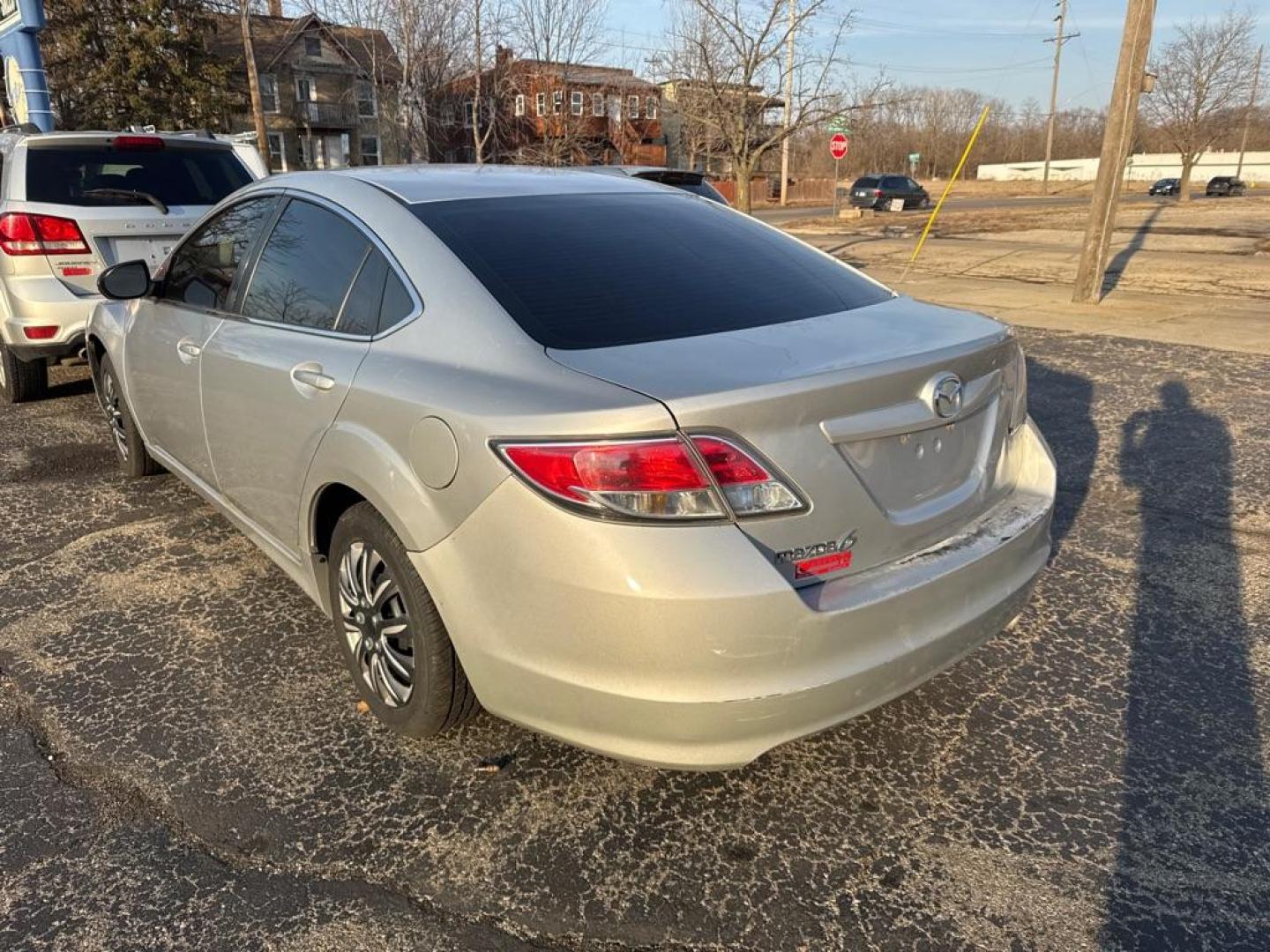 2010 SILVER MAZDA 6 I (1YVHZ8BH1A5) with an 2.5L engine, Automatic transmission, located at 1708 Broadway, Rockford, IL, 61104, (815) 397-5010, 42.252522, -89.069359 - Photo#3