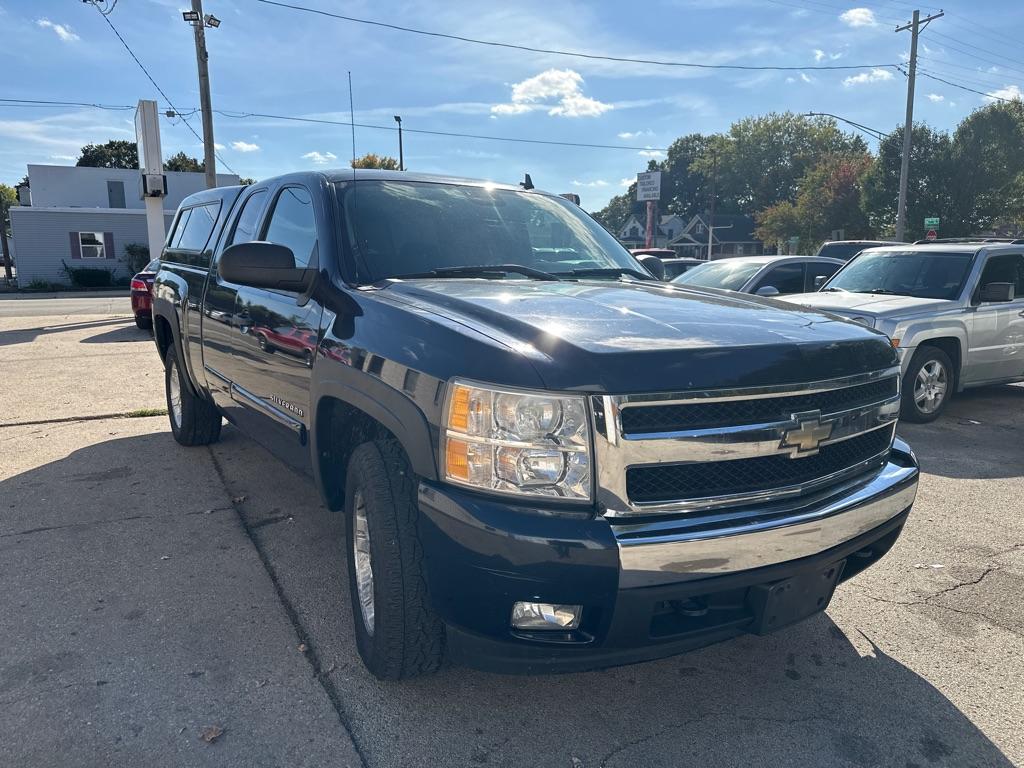 photo of 2007 CHEVROLET SILVERADO 1500 4DR