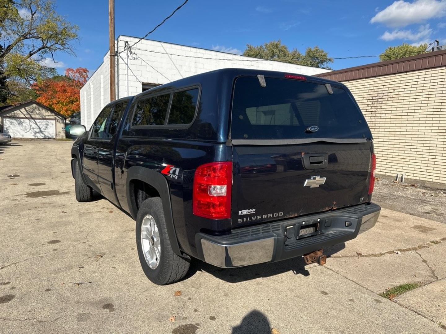 2007 BLUE CHEVROLET SILVERADO 1500 (1GCEK19J57Z) with an 5.3L engine, Automatic transmission, located at 1708 Broadway, Rockford, IL, 61104, (815) 397-5010, 42.252522, -89.069359- Photo#2