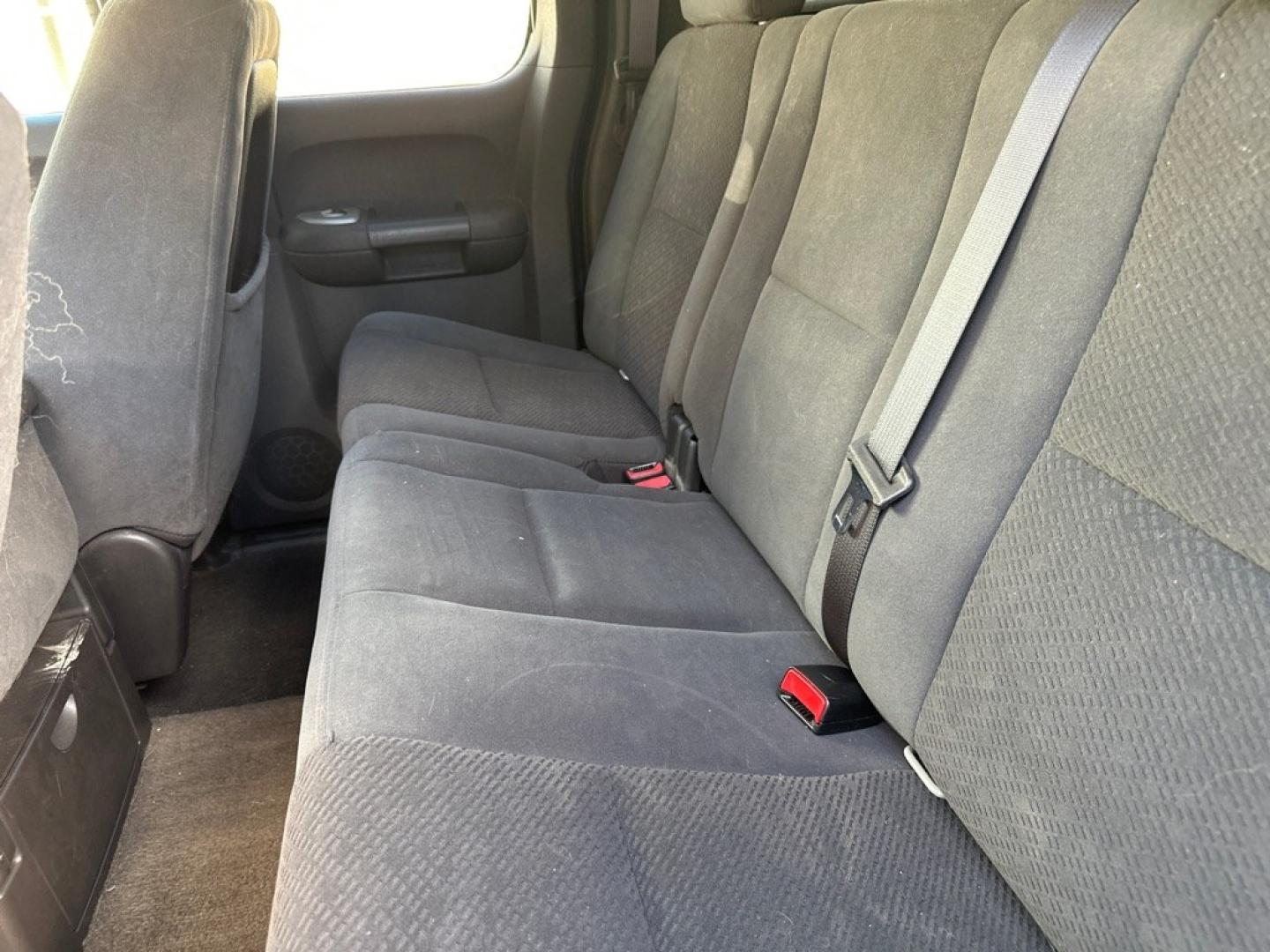 2007 BLUE CHEVROLET SILVERADO 1500 (1GCEK19J57Z) with an 5.3L engine, Automatic transmission, located at 1708 Broadway, Rockford, IL, 61104, (815) 397-5010, 42.252522, -89.069359- Photo#4