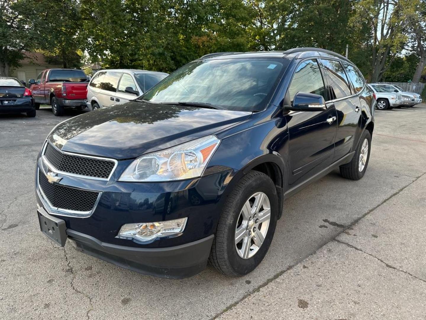 2012 BLUE CHEVROLET TRAVERSE LT (1GNKVGED2CJ) with an 3.6L engine, Automatic transmission, located at 1708 Broadway, Rockford, IL, 61104, (815) 397-5010, 42.252522, -89.069359 - Photo#0