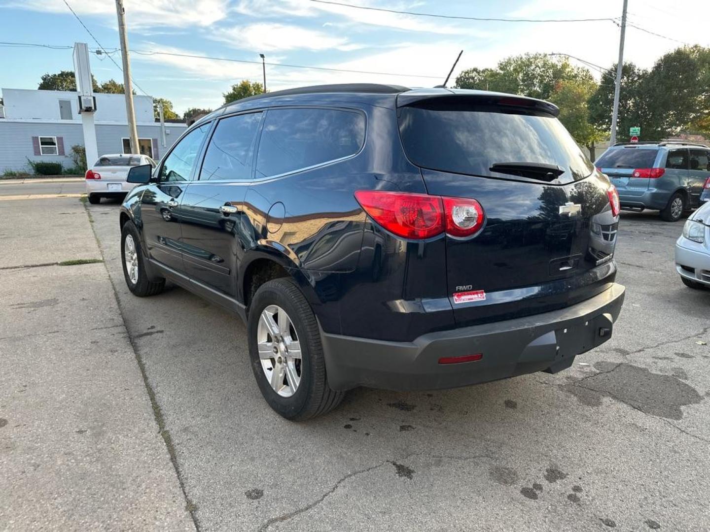 2012 BLUE CHEVROLET TRAVERSE LT (1GNKVGED2CJ) with an 3.6L engine, Automatic transmission, located at 1708 Broadway, Rockford, IL, 61104, (815) 397-5010, 42.252522, -89.069359 - Photo#1