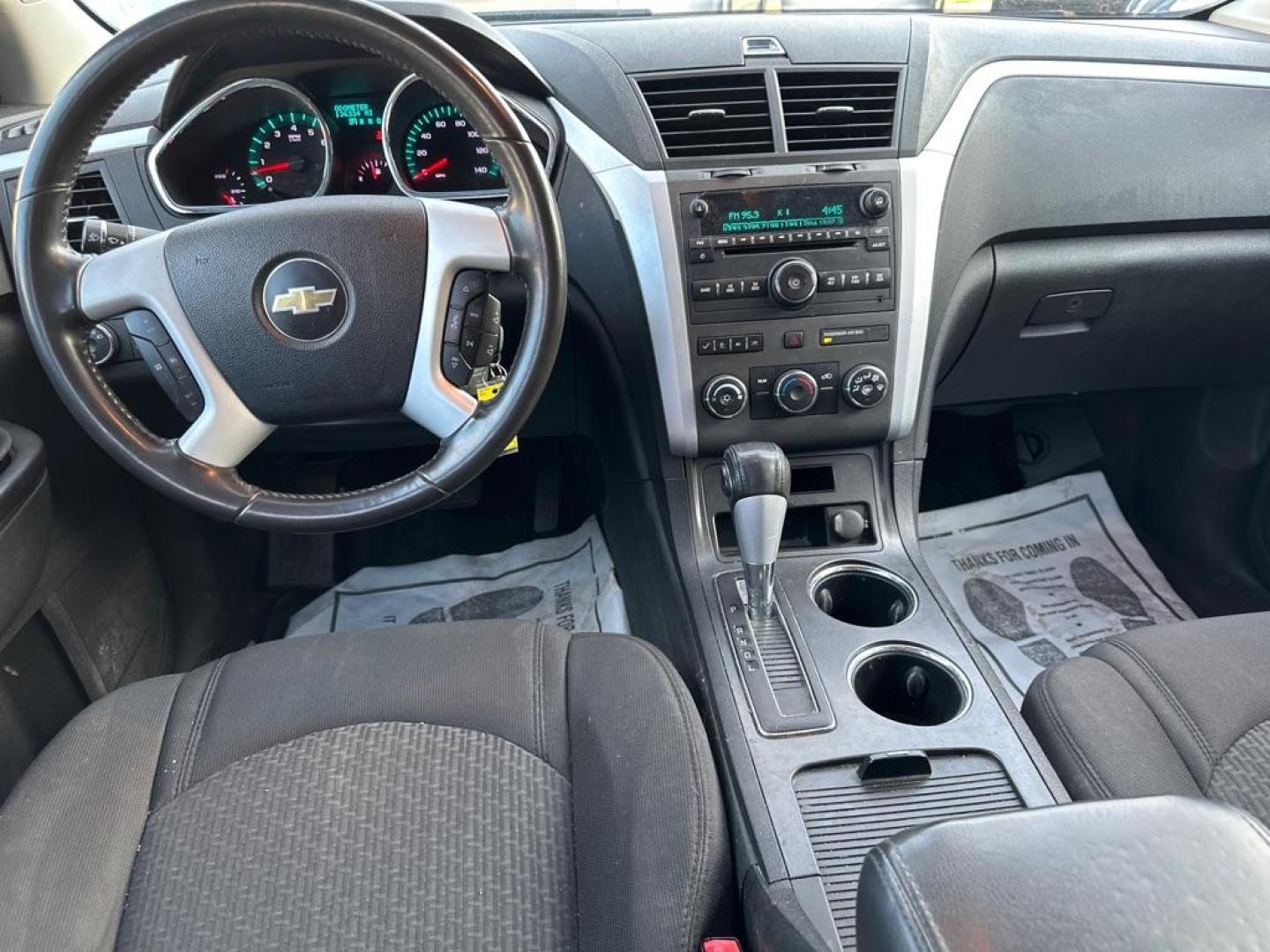 2012 BLUE CHEVROLET TRAVERSE LT (1GNKVGED2CJ) with an 3.6L engine, Automatic transmission, located at 1708 Broadway, Rockford, IL, 61104, (815) 397-5010, 42.252522, -89.069359 - Photo#6