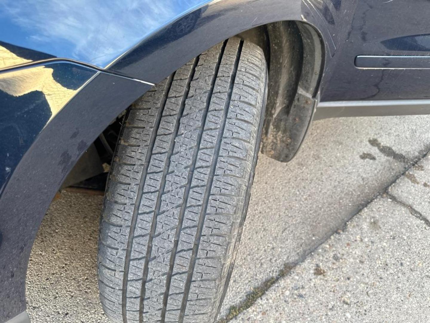 2012 BLUE CHEVROLET TRAVERSE LT (1GNKVGED2CJ) with an 3.6L engine, Automatic transmission, located at 1708 Broadway, Rockford, IL, 61104, (815) 397-5010, 42.252522, -89.069359 - Photo#8