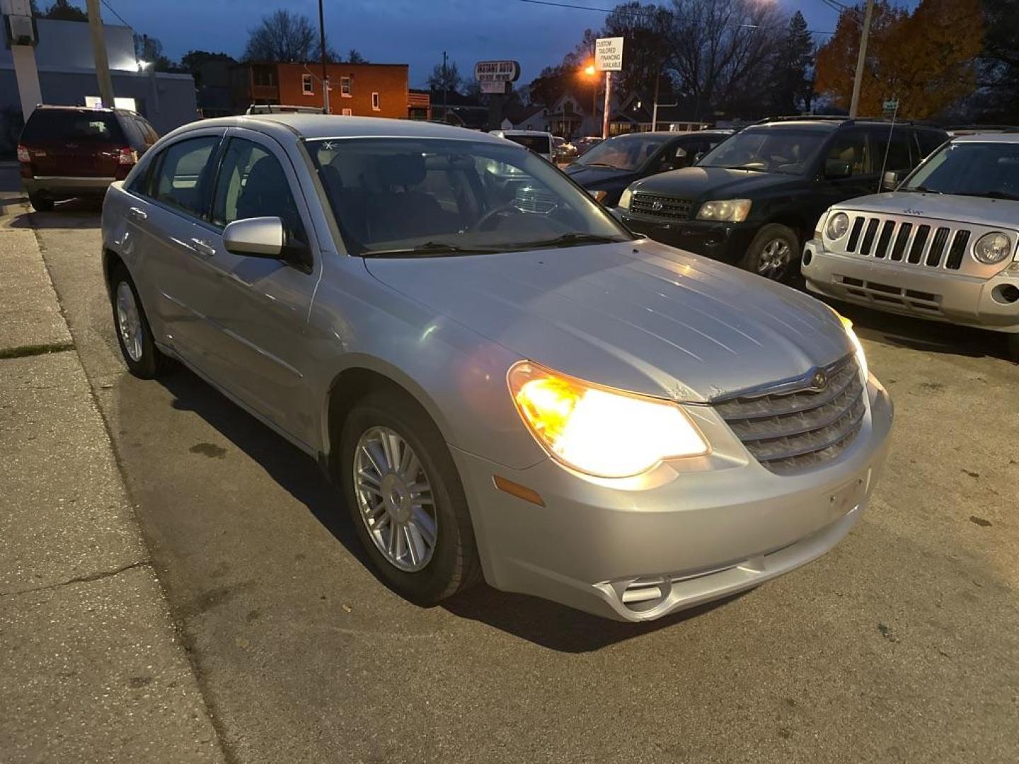 2007 SILVER CHRYSLER SEBRING TOURING (1C3LC56K87N) with an 2.4L engine, Automatic transmission, located at 1708 Broadway, Rockford, IL, 61104, (815) 397-5010, 42.252522, -89.069359 - Photo#3