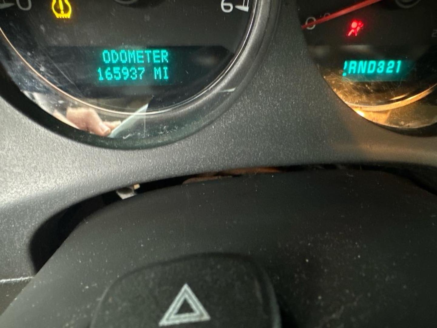 2007 GOLD CHEVROLET SUBURBAN 1500 (1GNFK16377J) with an 5.3L engine, Automatic transmission, located at 1708 Broadway, Rockford, IL, 61104, (815) 397-5010, 42.252522, -89.069359 - Photo#10