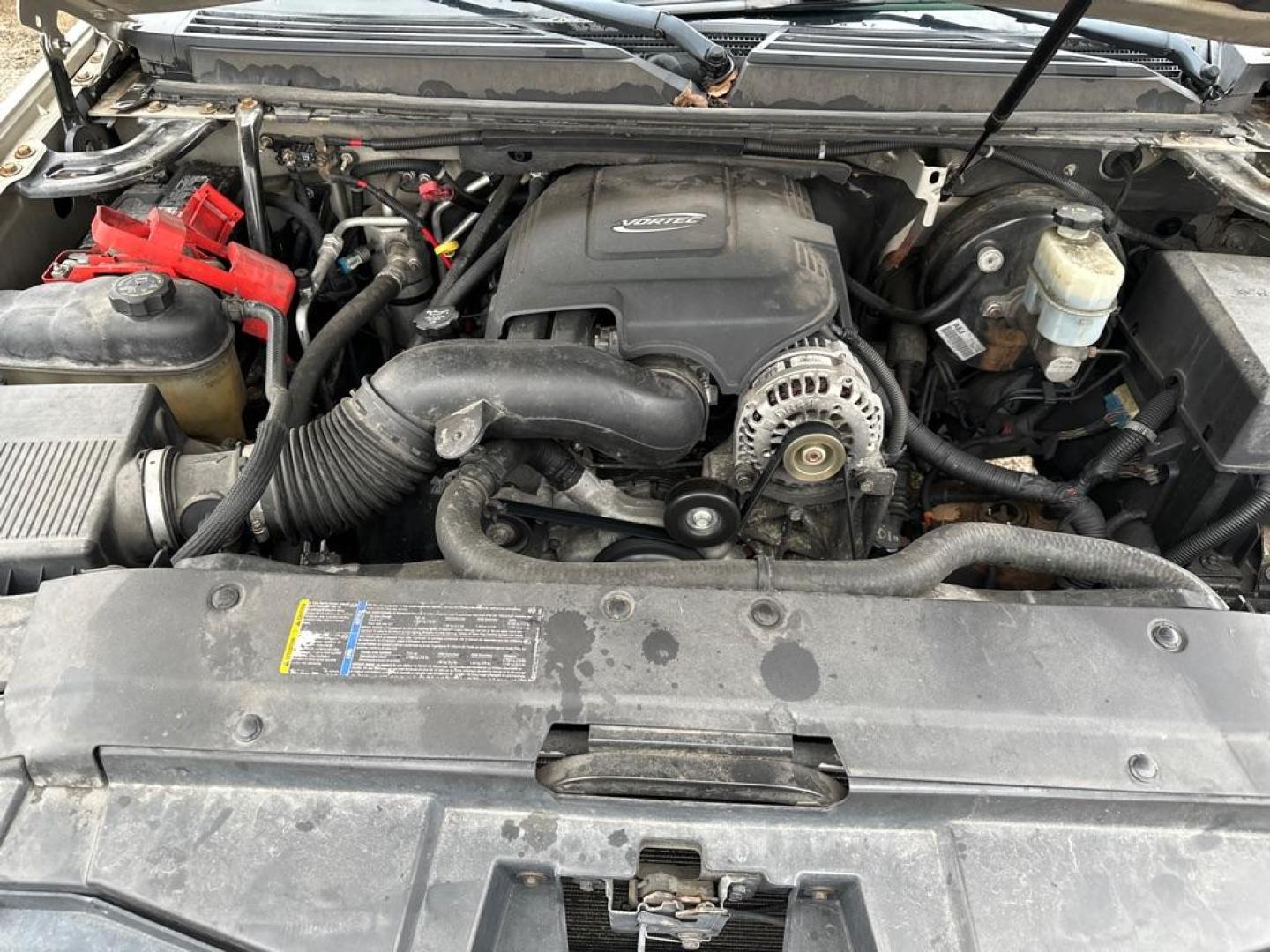 2007 GOLD CHEVROLET SUBURBAN 1500 (1GNFK16377J) with an 5.3L engine, Automatic transmission, located at 1708 Broadway, Rockford, IL, 61104, (815) 397-5010, 42.252522, -89.069359 - Photo#11