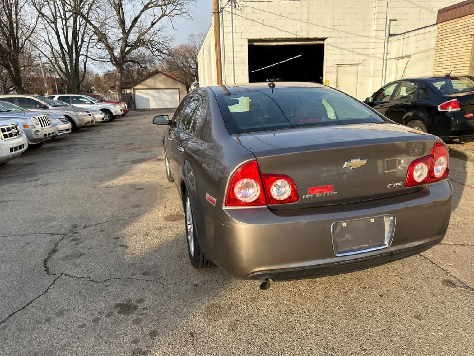 2010 GRAY CHEVROLET MALIBU LTZ (1G1ZE5E0XAF) with an 2.4L engine, Automatic transmission, located at 1708 Broadway, Rockford, IL, 61104, (815) 397-5010, 42.252522, -89.069359 - Photo #1