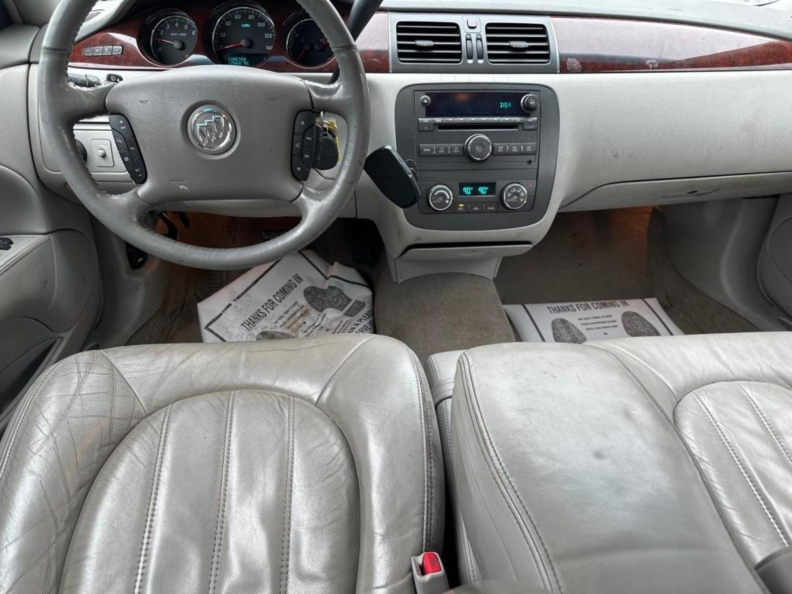 2007 SILVER BUICK LUCERNE CXL (1G4HD57217U) with an 3.8L engine, Automatic transmission, located at 1708 Broadway, Rockford, IL, 61104, (815) 397-5010, 42.252522, -89.069359 - Photo #5