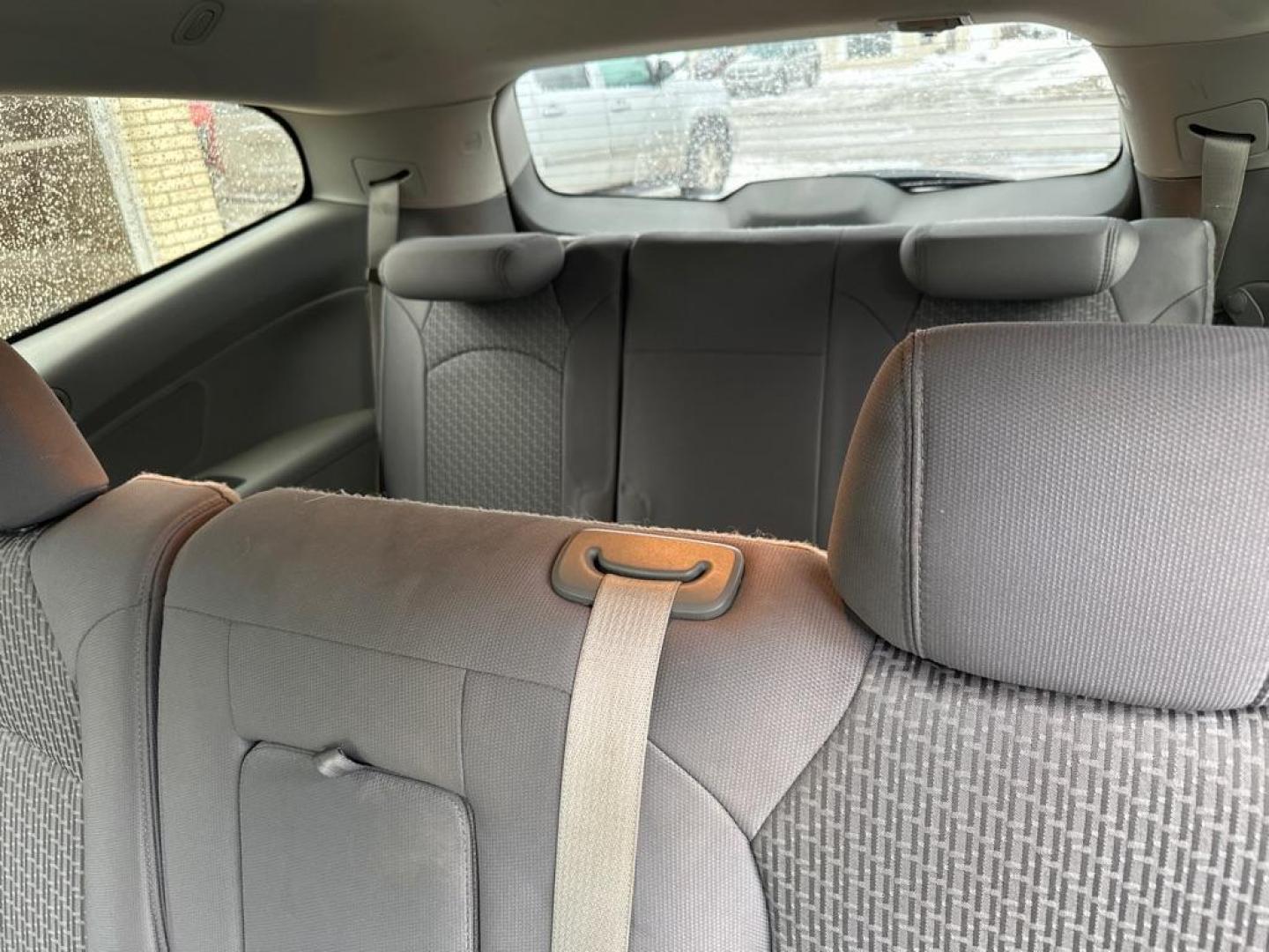 2010 BLUE CHEVROLET TRAVERSE LS (1GNLREEDXAJ) with an 3.6L engine, Automatic transmission, located at 1708 Broadway, Rockford, IL, 61104, (815) 397-5010, 42.252522, -89.069359 - Photo#6