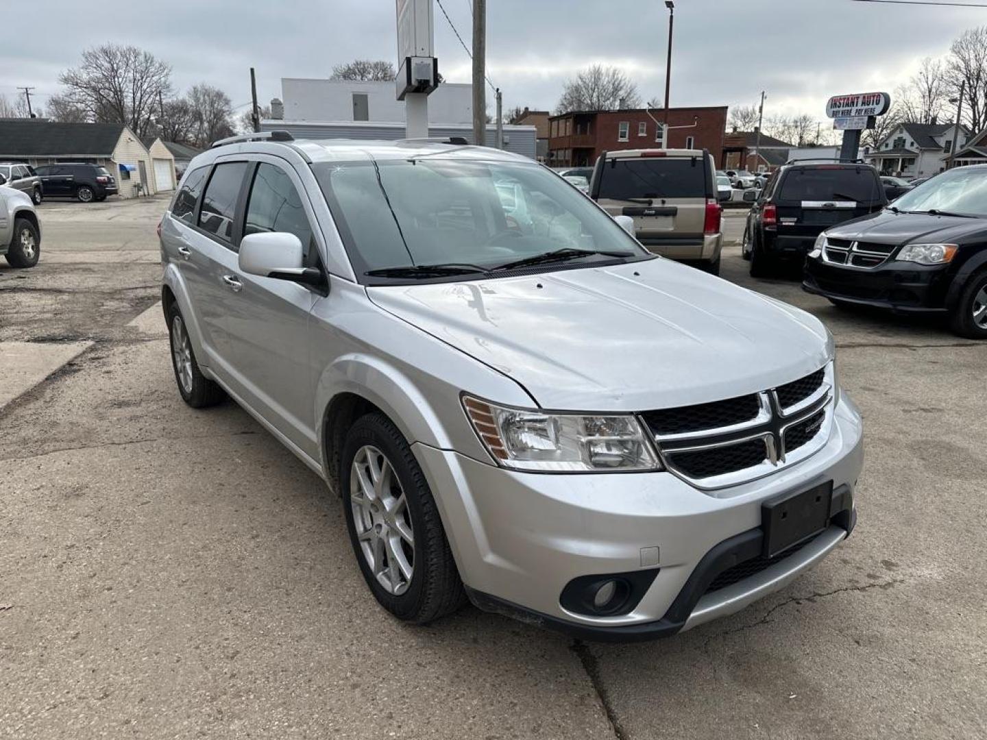 2011 SILVER DODGE JOURNEY R/T (3D4PH6FGXBT) with an 3.6L engine, Automatic transmission, located at 1708 Broadway, Rockford, IL, 61104, (815) 397-5010, 42.252522, -89.069359 - Photo#3