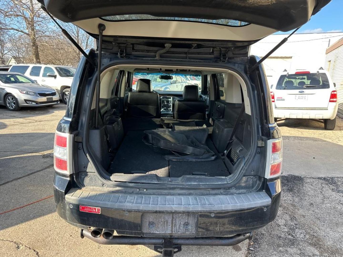 2009 BLACK FORD FLEX SEL (2FMDK52CX9B) with an 3.5L engine, Automatic transmission, located at 1708 Broadway, Rockford, IL, 61104, (815) 397-5010, 42.252522, -89.069359 - Photo#2