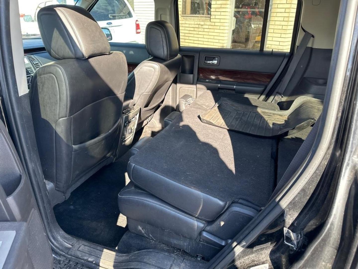 2009 BLACK FORD FLEX SEL (2FMDK52CX9B) with an 3.5L engine, Automatic transmission, located at 1708 Broadway, Rockford, IL, 61104, (815) 397-5010, 42.252522, -89.069359 - Photo#6