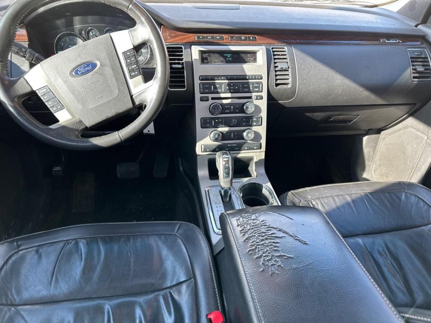 2009 BLACK FORD FLEX SEL (2FMDK52CX9B) with an 3.5L engine, Automatic transmission, located at 1708 Broadway, Rockford, IL, 61104, (815) 397-5010, 42.252522, -89.069359 - Photo#7