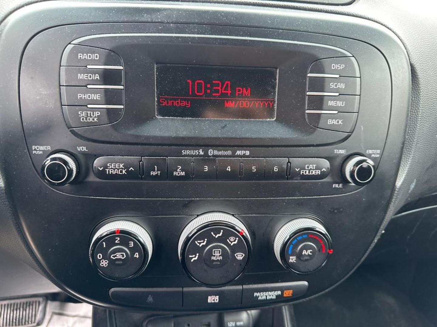 2015 BLACK KIA SOUL (KNDJN2A25F7) with an 1.6L engine, Automatic transmission, located at 1708 Broadway, Rockford, IL, 61104, (815) 397-5010, 42.252522, -89.069359 - Photo#9