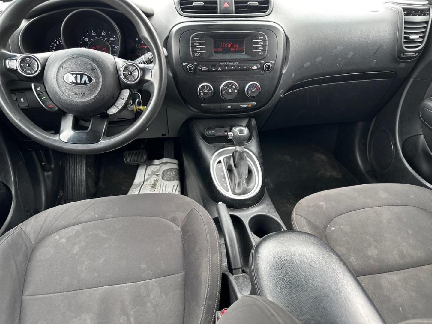 2015 BLACK KIA SOUL (KNDJN2A25F7) with an 1.6L engine, Automatic transmission, located at 1708 Broadway, Rockford, IL, 61104, (815) 397-5010, 42.252522, -89.069359 - Photo#7