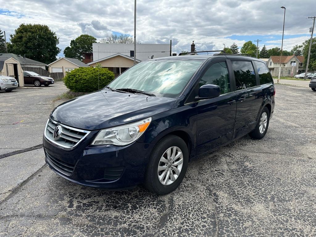 photo of 2013 VOLKSWAGEN ROUTAN 4DR