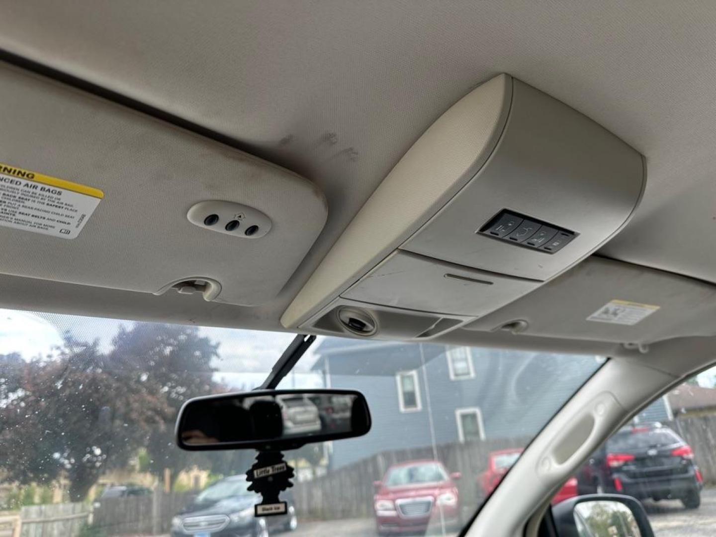 2013 BLUE VOLKSWAGEN ROUTAN SE (2C4RVABG9DR) with an 3.6L engine, Automatic transmission, located at 1708 Broadway, Rockford, IL, 61104, (815) 397-5010, 42.252522, -89.069359 - Photo#11