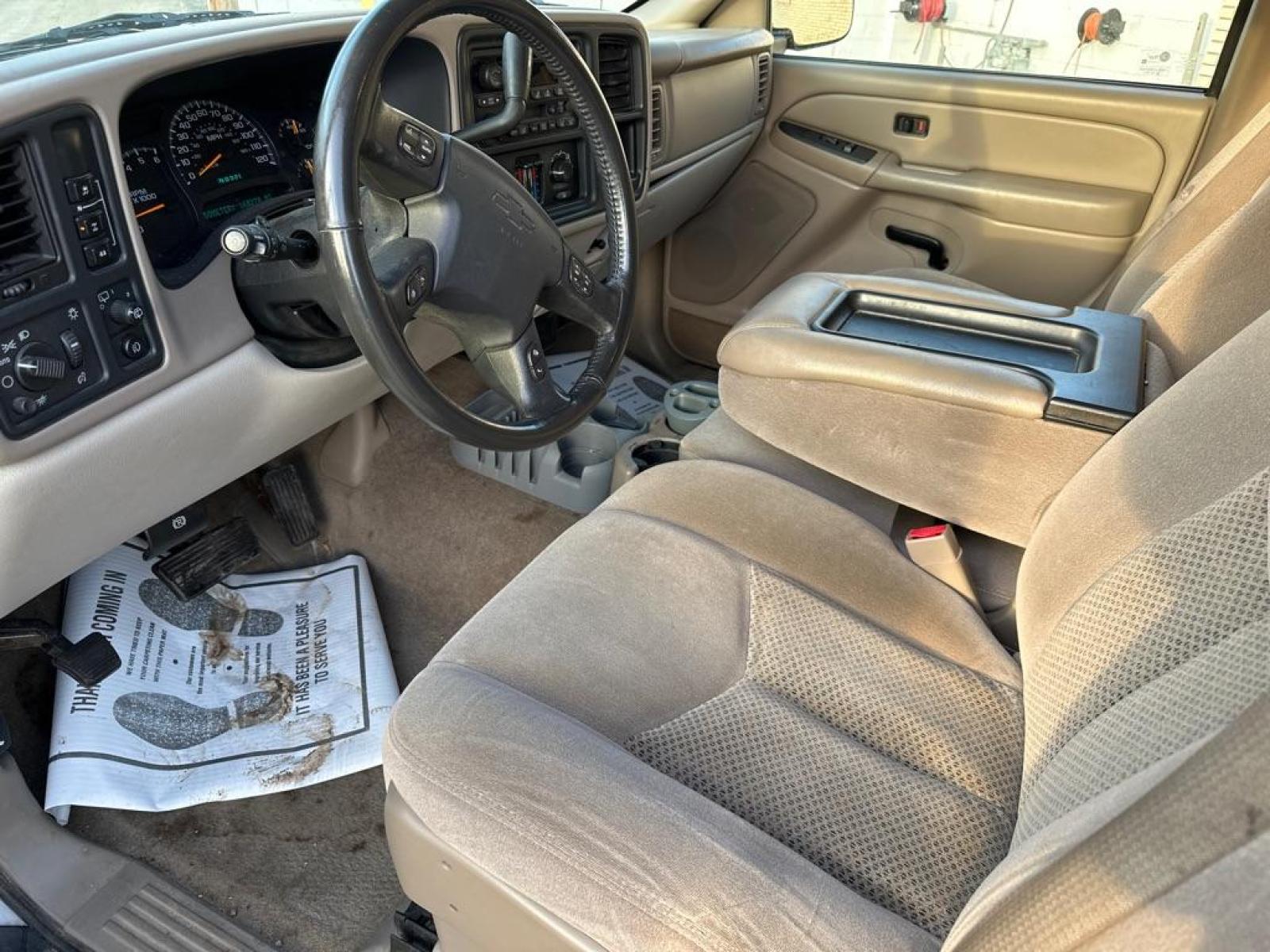 2004 TAN CHEVROLET TAHOE 1500 (1GNEK13Z64J) with an 5.3L engine, Automatic transmission, located at 1708 Broadway, Rockford, IL, 61104, (815) 397-5010, 42.252522, -89.069359 - Photo #9