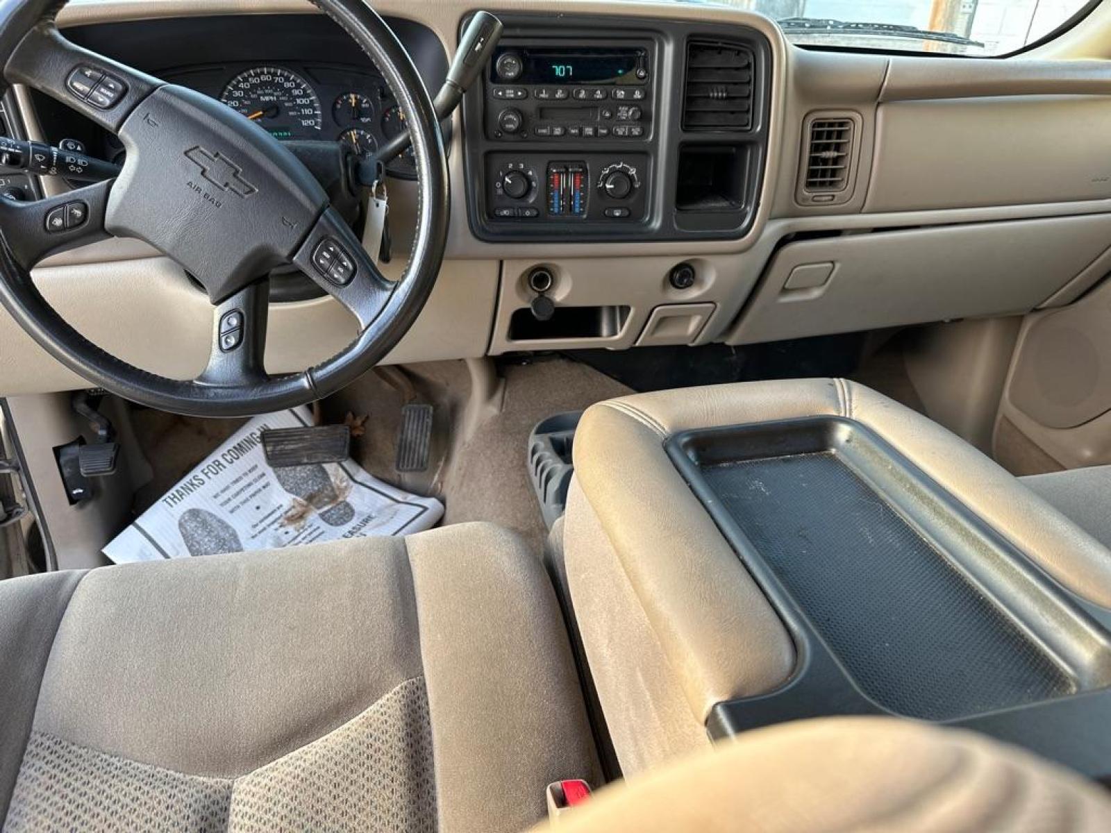 2004 TAN CHEVROLET TAHOE 1500 (1GNEK13Z64J) with an 5.3L engine, Automatic transmission, located at 1708 Broadway, Rockford, IL, 61104, (815) 397-5010, 42.252522, -89.069359 - Photo #7