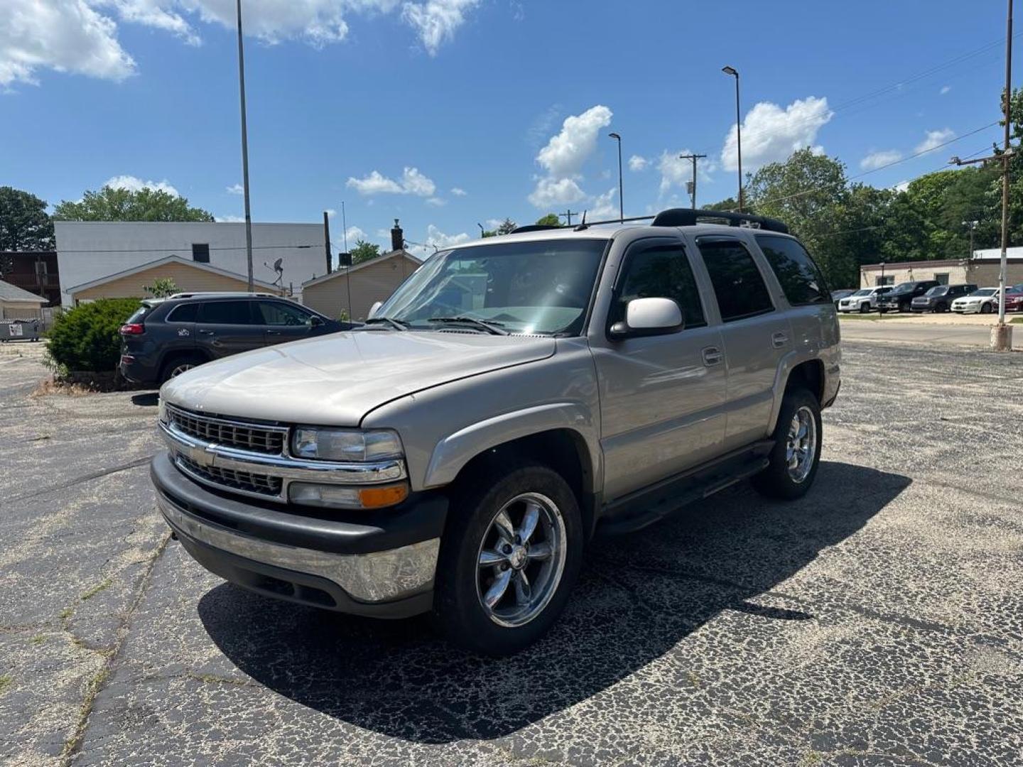 2005 TAN CHEVROLET TAHOE 1500 (1GNEK13T05R) with an 5.3L engine, Automatic transmission, located at 1708 Broadway, Rockford, IL, 61104, (815) 397-5010, 42.252522, -89.069359 - Photo#0