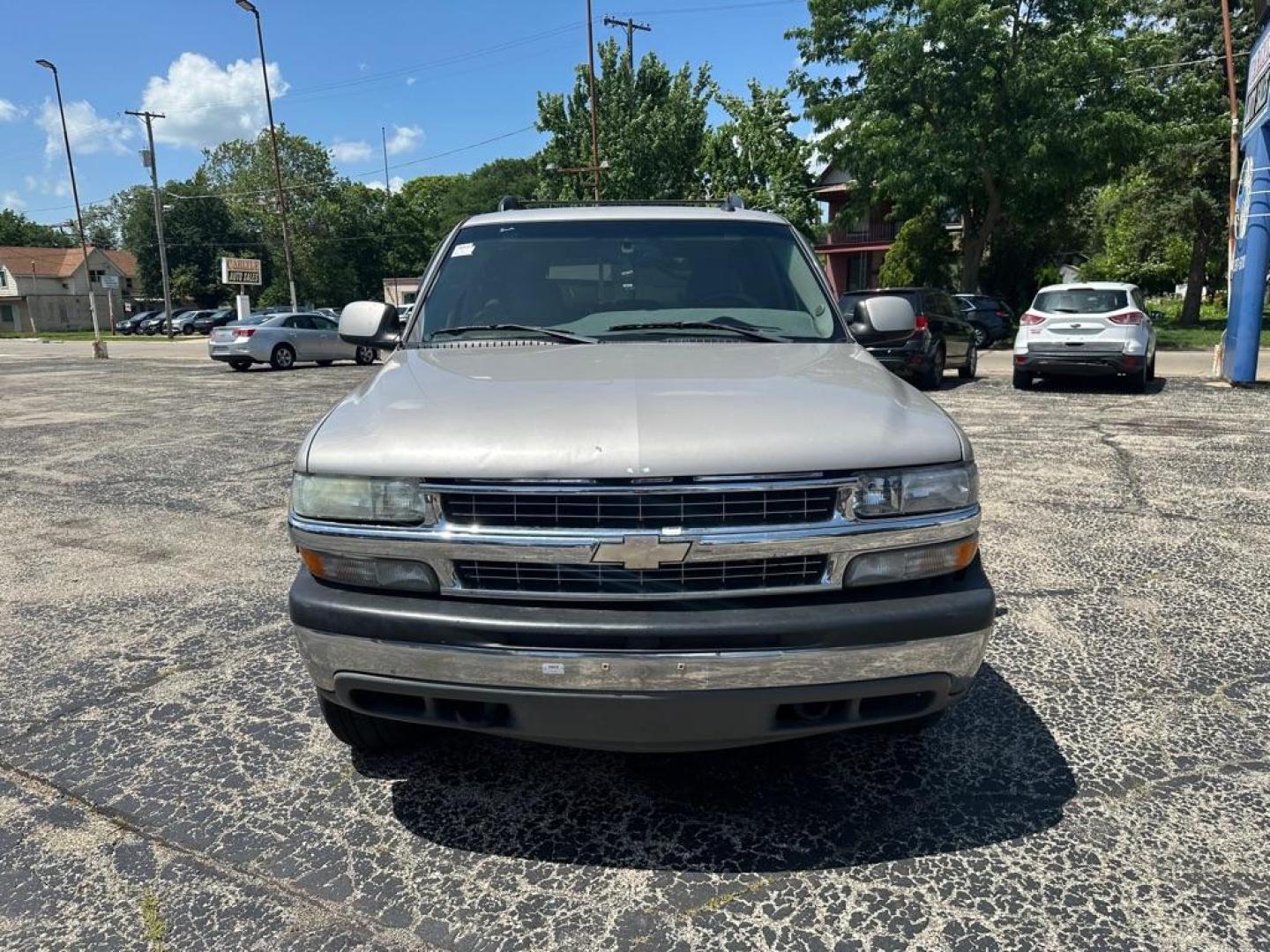 2005 TAN CHEVROLET TAHOE 1500 (1GNEK13T05R) with an 5.3L engine, Automatic transmission, located at 1708 Broadway, Rockford, IL, 61104, (815) 397-5010, 42.252522, -89.069359 - Photo#1