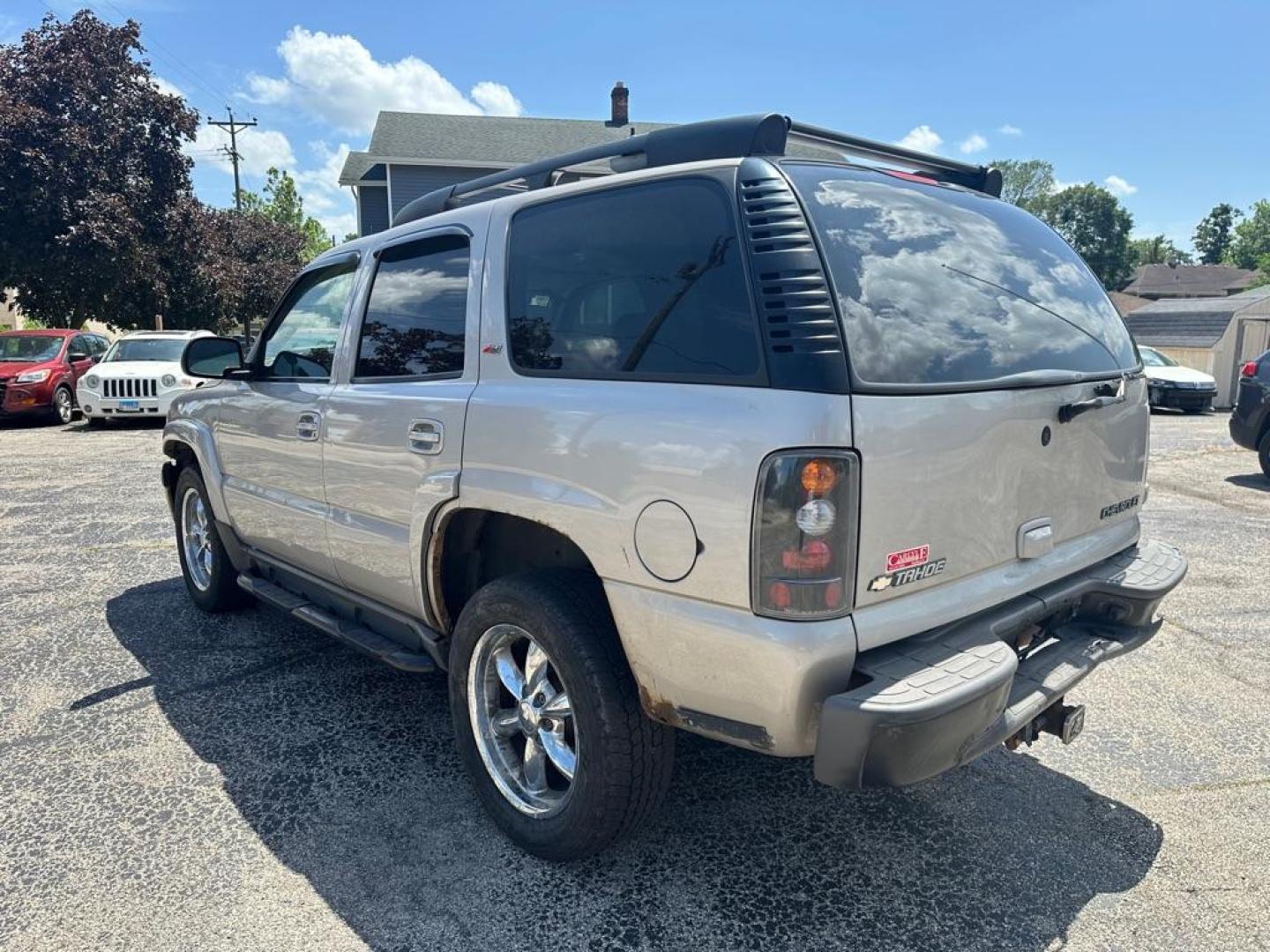 2005 TAN CHEVROLET TAHOE 1500 (1GNEK13T05R) with an 5.3L engine, Automatic transmission, located at 1708 Broadway, Rockford, IL, 61104, (815) 397-5010, 42.252522, -89.069359 - Photo#6