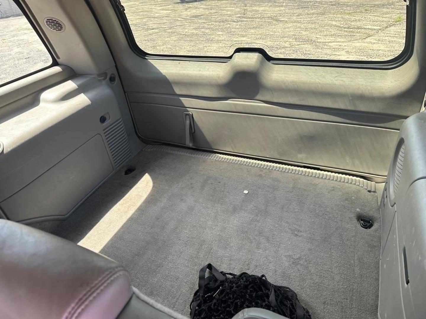 2005 TAN CHEVROLET TAHOE 1500 (1GNEK13T05R) with an 5.3L engine, Automatic transmission, located at 1708 Broadway, Rockford, IL, 61104, (815) 397-5010, 42.252522, -89.069359 - Photo#9
